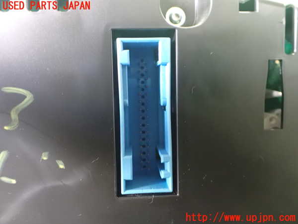 2UPJ-9235336170]アウディ・Q3(8UCPSF)スピードメーター 中古_3