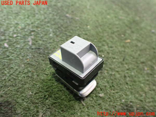 2UPJ-9235336245]アウディ・Q3(8UCPSF)左前パワーウィンドウスイッチ 中古_2
