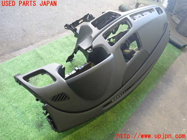 2UPJ-9235337505]アウディ・Q3(8UCPSF)ダッシュボード 中古_2