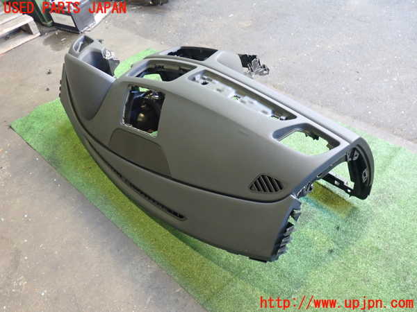 2UPJ-9235337505]アウディ・Q3(8UCPSF)ダッシュボード 中古_3