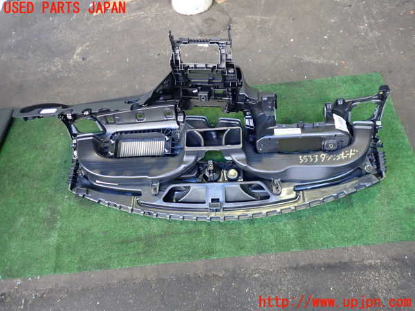 2UPJ-9235337505]アウディ・Q3(8UCPSF)ダッシュボード 中古_4
