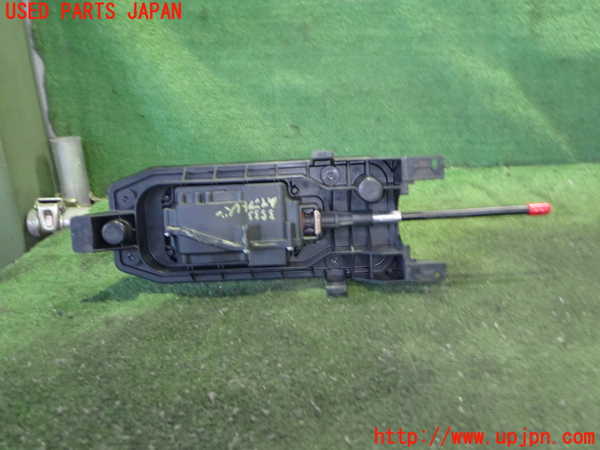 2UPJ-9235337555]アウディ・Q3(8UCPSF)ATシフトレバー 中古_3