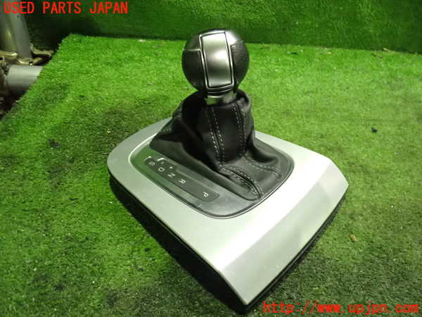 2UPJ-9235337570]アウディ・Q3(8UCPSF)シフトノブ 中古_2