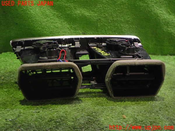 2UPJ-9235337526]アウディ・Q3(8UCPSF)エアコン吹き出し口1 (真中) 中古_2