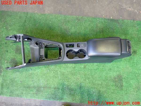 2UPJ-9235337540]アウディ・Q3(8UCPSF)センターコンソール 中古_3