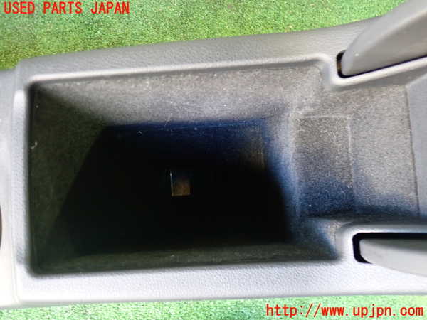 2UPJ-9235337540]アウディ・Q3(8UCPSF)センターコンソール 中古_4
