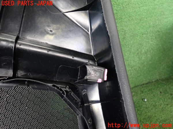 2UPJ-9235331234]アウディ・Q3(8UCPSF)右前ドア内張り (ジャンク品) 中古_5