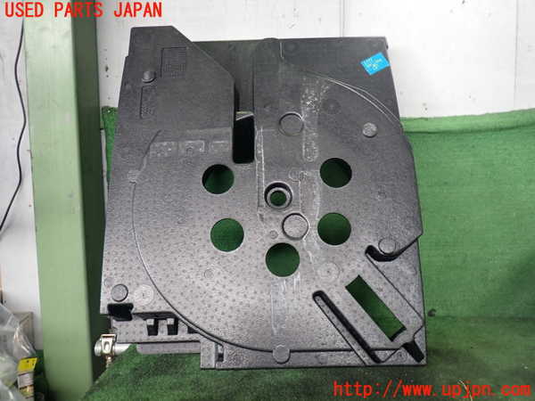2UPJ-9235337772]アウディ・Q3(8UCPSF)ラゲッジトレイ2 中古_2