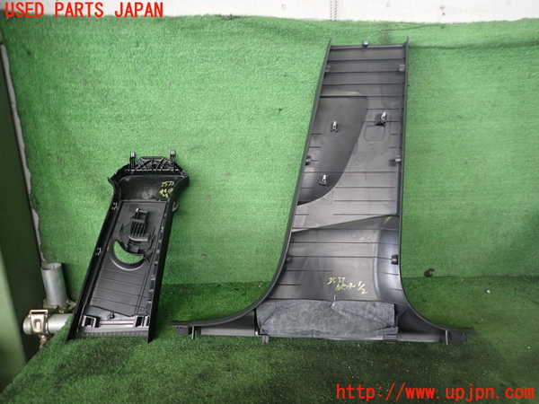 2UPJ-9235337670]アウディ・Q3(8UCPSF)左センターピラートリム 中古_2