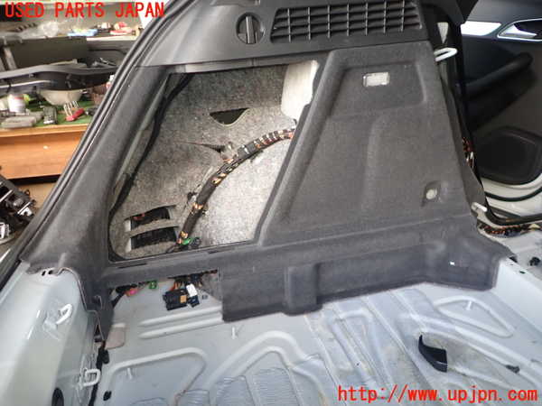 2UPJ-9235337680]アウディ・Q3(8UCPSF)左リアピラートリム 中古_3