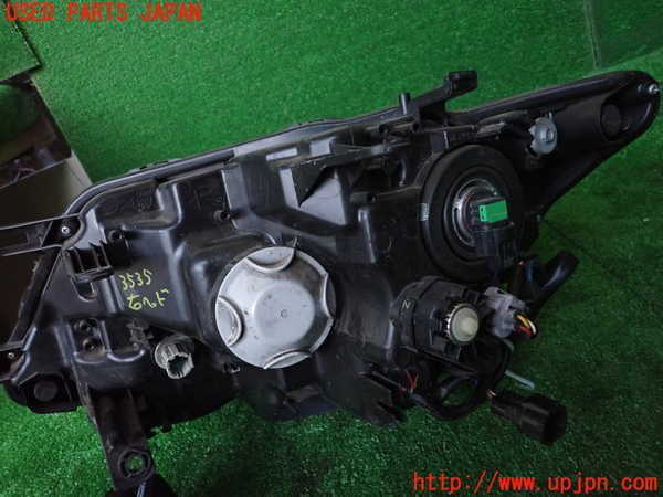 1UPJ-9235351130]エクストレイル(NT32)右ヘッドライト HID 中古_2