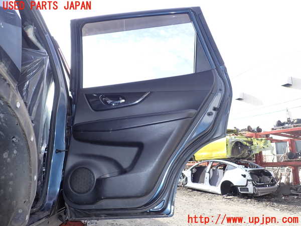 1UPJ-9235351290]エクストレイル(NT32)右後ドア 中古(43R-007953 M2L3)_2