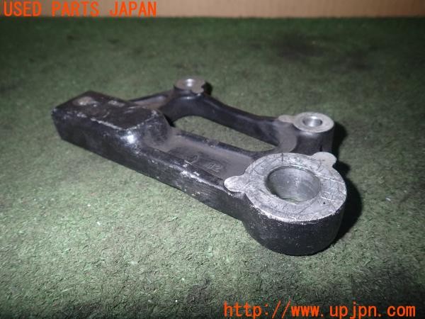 3UPJ=9235360555]カワサキ ニンジャ ZX-10R(ZXT00D)純正 リアキャリパーサポート 中古_3