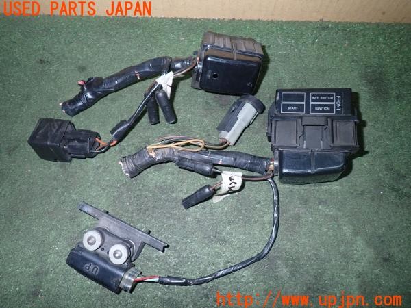 3UPJ=9235370521]Buell(ビューエル)FIREBOLT XB9R(2003年)純正 ヒューズボックス リレーボックス ジャンク_5