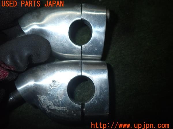 3UPJ=9235370556]Buell(ビューエル)FIREBOLT XB9R(2003年)社外 ハンドルクランプ 中古_3