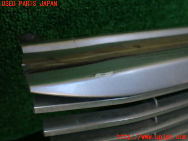 1UPJ-9235381050]ランクル100系(HDJ101K)ラジエターグリル 中古_4