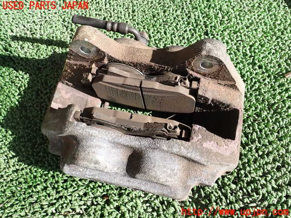 1UPJ-9235384080]ランクル100系(HDJ101K)右フロントキャリパー 中古_2