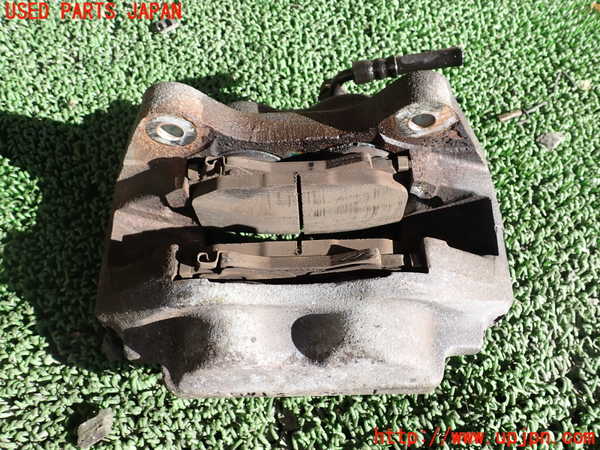 1UPJ-9235384085]ランクル100系(HDJ101K)左フロントキャリパー 中古_2