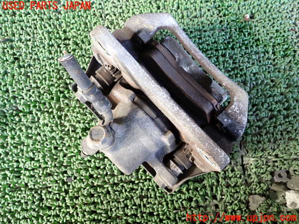 1UPJ-9235384090]ランクル100系(HDJ101K)右リアキャリパー 中古_2