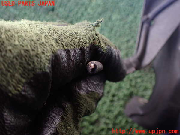 1UPJ-9235384290]ランクル100系(HDJ101K)右フロントナックルハブ 中古_3