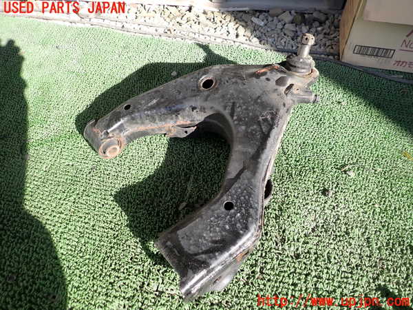 1UPJ-9235385186]ランクル100系(HDJ101K)左フロントロアアーム1 中古_2