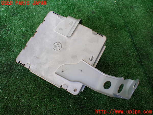 1UPJ-9235386125]ランクル100系(HDJ101K)ABSコンピューター 中古_2