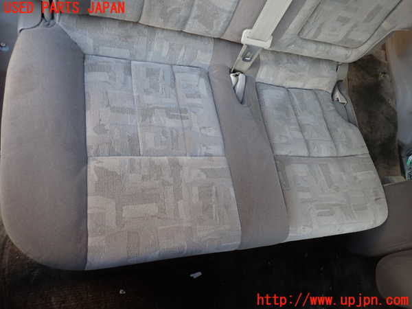 1UPJ-9235387145]ランクル100系(HDJ101K)右2列目シート 中古_3