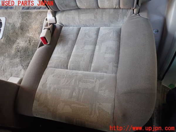 1UPJ-9235387175]ランクル100系(HDJ101K)左2列目シート 中古_3