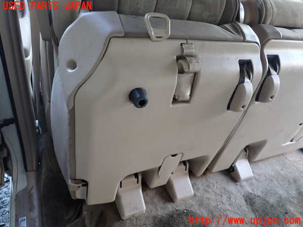 1UPJ-9235387175]ランクル100系(HDJ101K)左2列目シート 中古_4