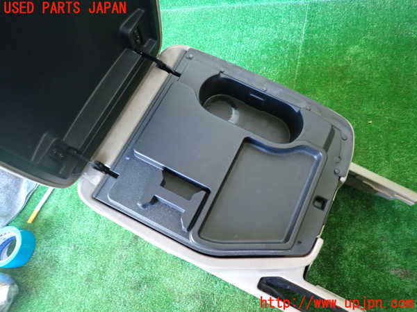 1UPJ-9235387540]ランクル100系(HDJ101K)センターコンソール 中古_4