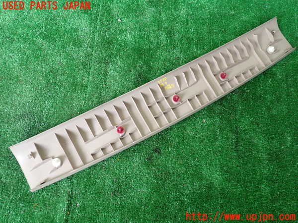 1UPJ-9235381578]ランクル100系(HDJ101K)バックドア内張り 中古_2