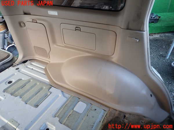 1UPJ-9235387680]ランクル100系(HDJ101K)左リアピラートリム 中古_3