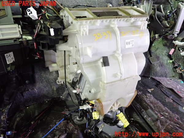 1UPJ-9235396081]アルファードG(ANH15W)エバポレーター1 中古_3