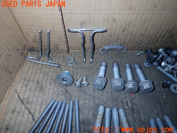 3UPJ=9235400720]VW アルテオン Rライン 4モーション アドバンス(3HDJHF)ネジ・ナット・ステー類 セット ジャンク_2