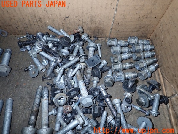 3UPJ=9235400720]VW アルテオン Rライン 4モーション アドバンス(3HDJHF)ネジ・ナット・ステー類 セット ジャンク_4