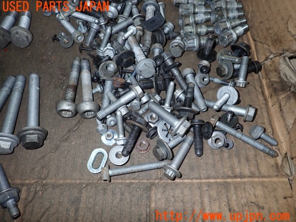 3UPJ=9235400720]VW アルテオン Rライン 4モーション アドバンス(3HDJHF)ネジ・ナット・ステー類 セット ジャンク_5