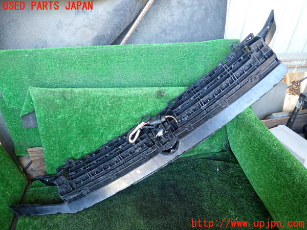 1UPJ-9235401050]VW アルテオン(3HDJHF)ラジエターグリル ジャンク_3