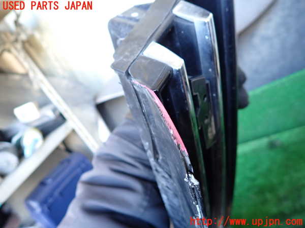 1UPJ-9235401050]VW アルテオン(3HDJHF)ラジエターグリル ジャンク_4