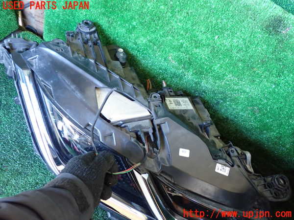 1UPJ-9235401130]VW アルテオン(3HDJHF)右ヘッドライト LED 中古_2