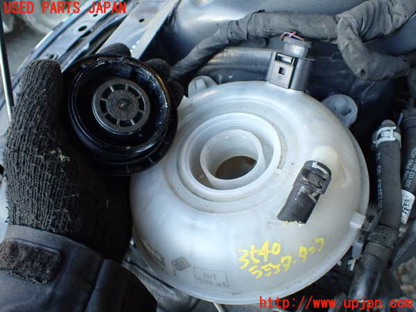 1UPJ-9235402410]VW アルテオン(3HDJHF)ラジエータータンク 中古_2