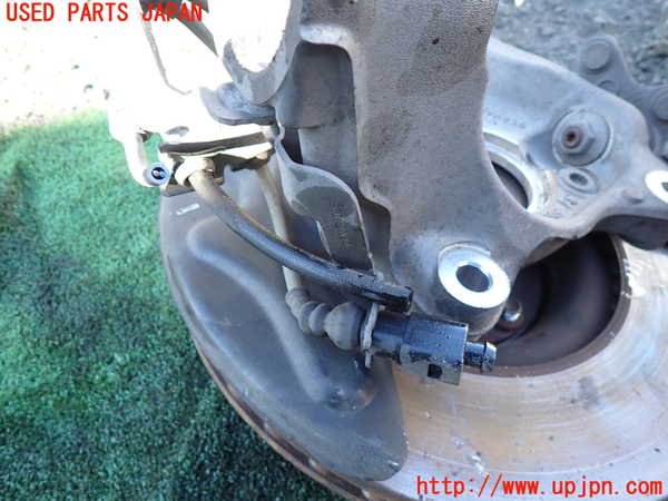 1UPJ-9235404290]VW アルテオン(3HDJHF)右フロントナックルハブ 中古_4