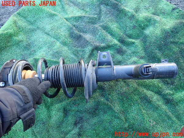 1UPJ-9235405025]VW アルテオン(3HDJHF)左フロントストラット ジャンク_3