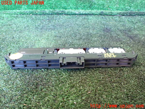 1UPJ-9235406290]VW アルテオン(3HDJHF)ハザードスイッチ 中古_2