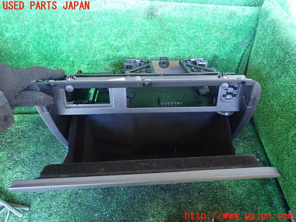 1UPJ-9235407516]VW アルテオン(3HDJHF)グローブボックス1 中古_2