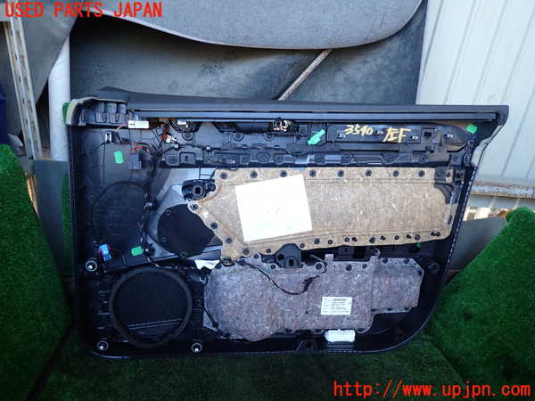 1UPJ-9235401264]VW アルテオン(3HDJHF)左前ドア内張り 中古_4