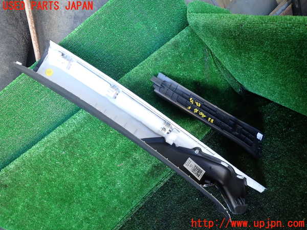 1UPJ-9235407655]VW アルテオン(3HDJHF)右フロントピラートリム 中古_2