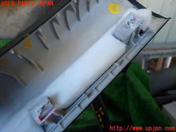 1UPJ-9235407655]VW アルテオン(3HDJHF)右フロントピラートリム 中古_3