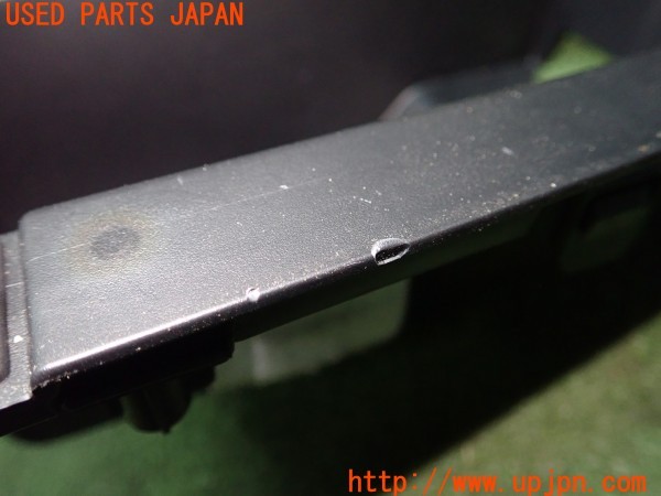 3UPJ=9235410652]アバルト 124スパイダー(NF2EK)純正 センターコンソール アームレスト 中古_5