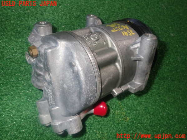 1UPJ-9235416025]アバルト・124スパイダー(NF2EK)エアコンコンプレッサー 中古_3