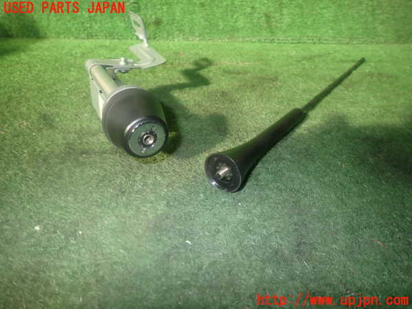 1UPJ-9235416550]アバルト・124スパイダー(NF2EK)アンテナ 中古_3